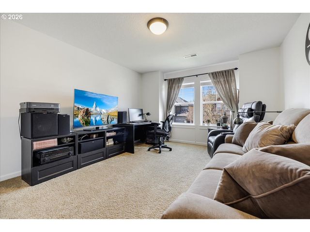 13592 Se SIERRA Dr, Clackamas, OR 97015