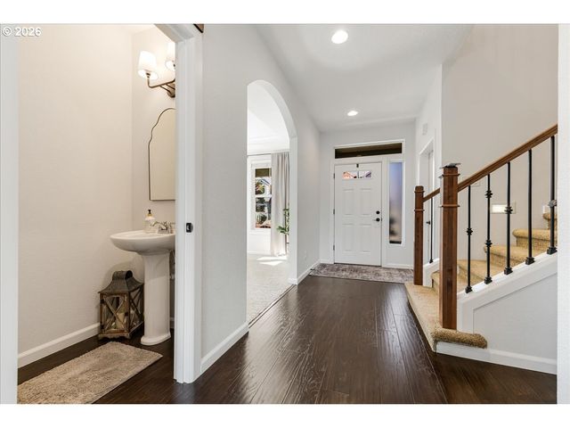 13592 Se SIERRA Dr, Clackamas, OR 97015