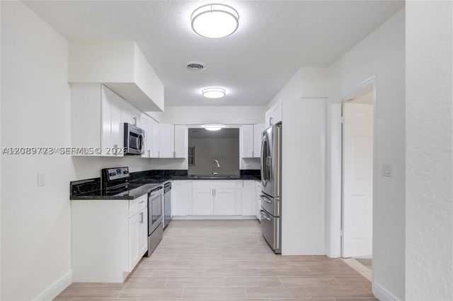 8830 Caribbean Blvd, Cutler Bay, FL 33157