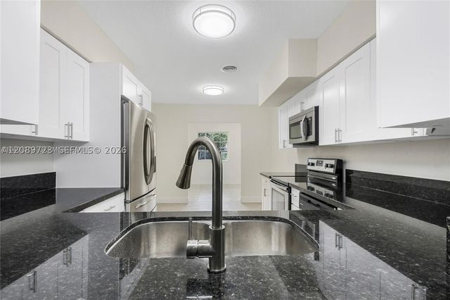 8830 Caribbean Blvd, Cutler Bay, FL 33157