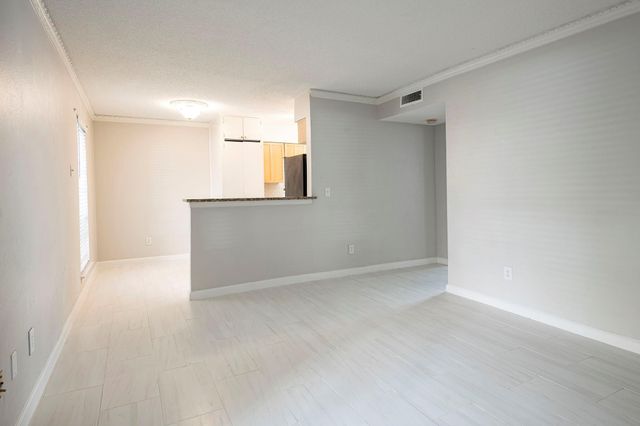 5812 Milton Street 105, Dallas, TX 75206