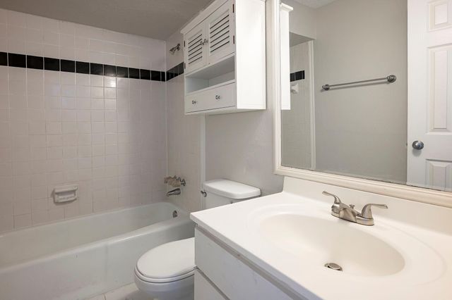 5812 Milton Street 105, Dallas, TX 75206