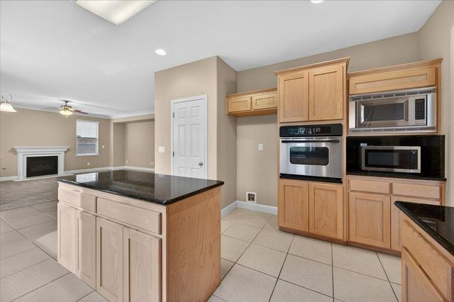 6659 W Morris Avenue, Fresno, CA 93723