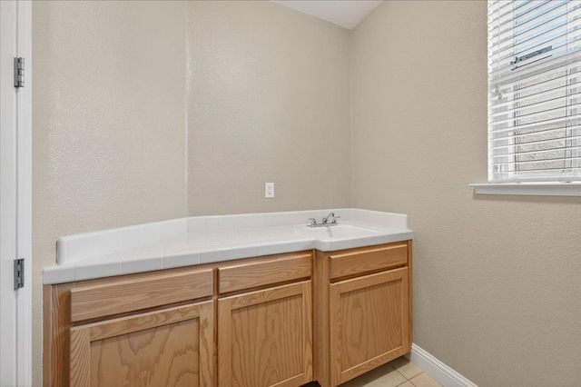 6659 W Morris Avenue, Fresno, CA 93723