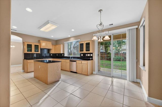 6659 W Morris Avenue, Fresno, CA 93723