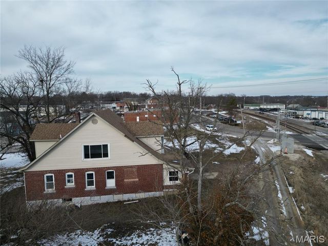 325 Iris Court, St Clair, MO 63077