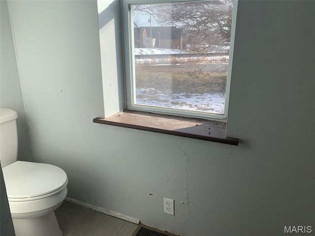 325 Iris Court, St Clair, MO 63077