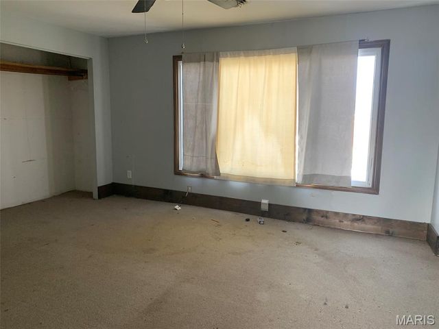 325 Iris Court, St Clair, MO 63077