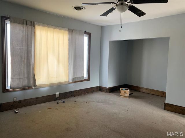 325 Iris Court, St Clair, MO 63077