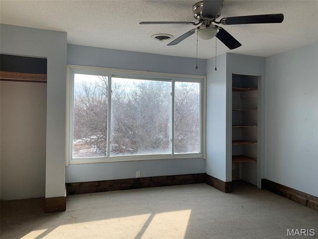 325 Iris Court, St Clair, MO 63077