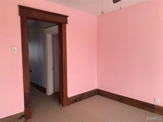 325 Iris Court, St Clair, MO 63077