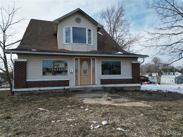 325 Iris Court, St Clair, MO 63077