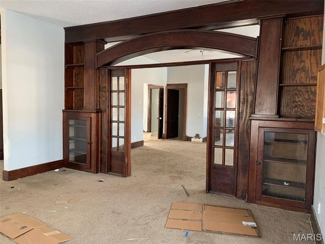 325 Iris Court, St Clair, MO 63077