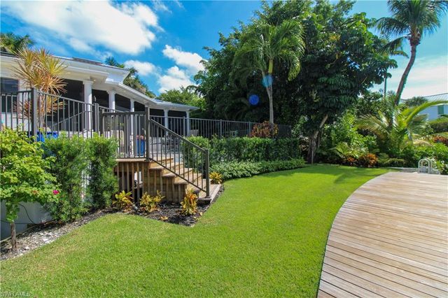 2150 Marina DR, Naples, FL 34102