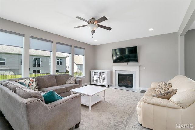 214 Carlton Point Drive, Wentzville, MO 63385
