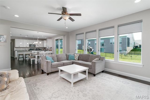 214 Carlton Point Drive, Wentzville, MO 63385