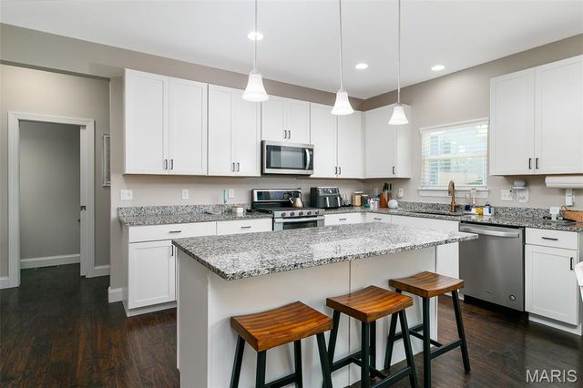 214 Carlton Point Drive, Wentzville, MO 63385