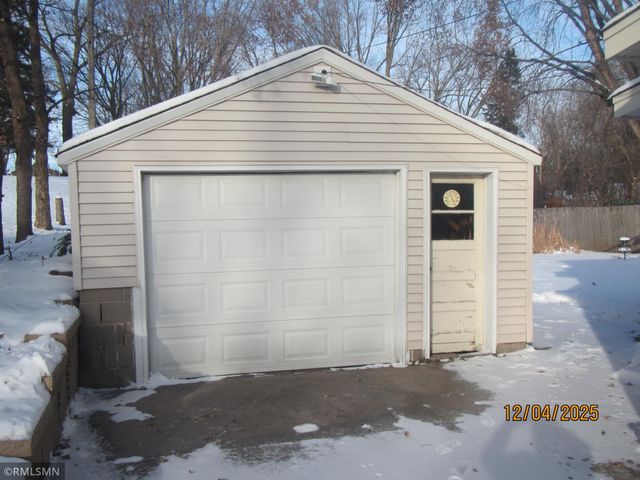 2061 Arlington Avenue E, Saint Paul, MN 55119