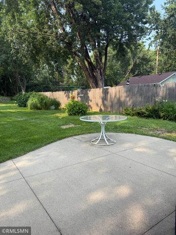 2061 Arlington Avenue E, Saint Paul, MN 55119