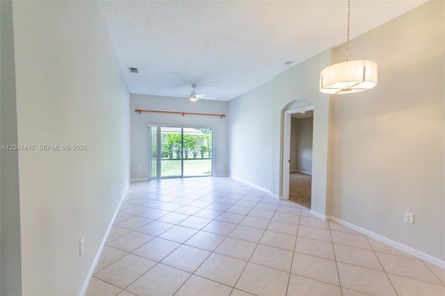 11811 SW 8th St, Pembroke Pines, FL 33025