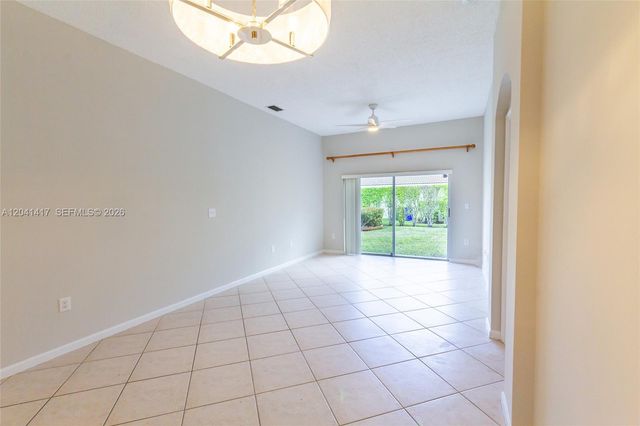 11811 SW 8th St, Pembroke Pines, FL 33025