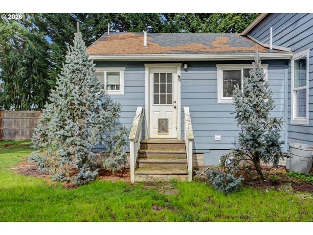 213 MILL St, Silverton, OR 97381