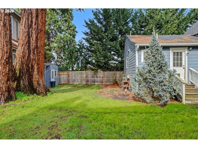 213 MILL St, Silverton, OR 97381
