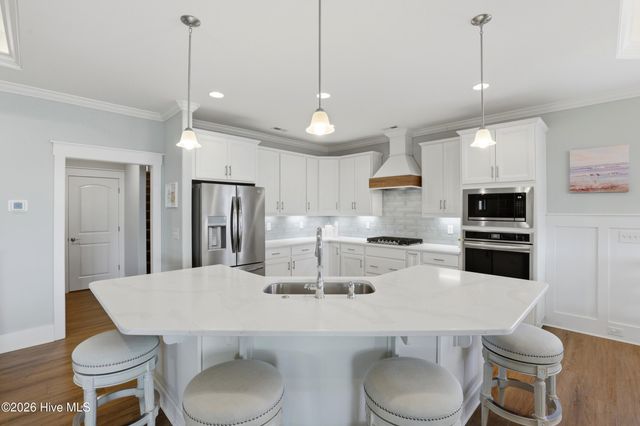 566 Moss Lake Lane, Holly Ridge, NC 28445