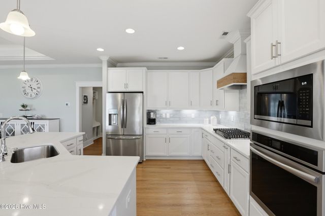 566 Moss Lake Lane, Holly Ridge, NC 28445