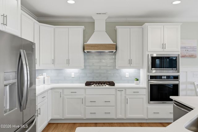 566 Moss Lake Lane, Holly Ridge, NC 28445