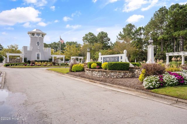 566 Moss Lake Lane, Holly Ridge, NC 28445