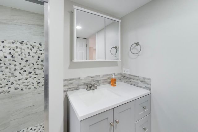 508 Beechwood Drive, Round Lake, IL 60073