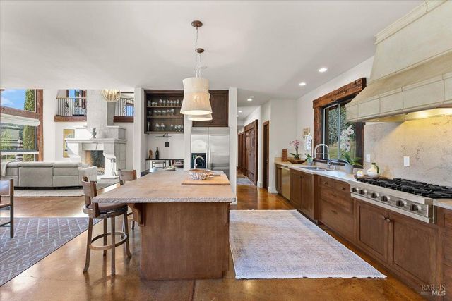 22355 Chianti Rd, Geyserville, CA 95441