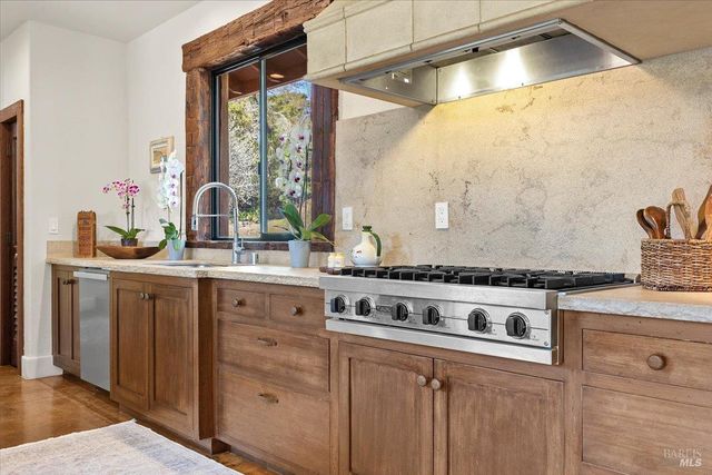 22355 Chianti Rd, Geyserville, CA 95441