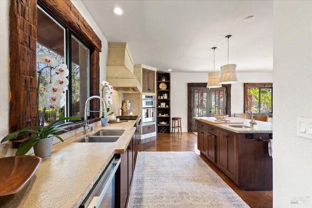 22355 Chianti Rd, Geyserville, CA 95441