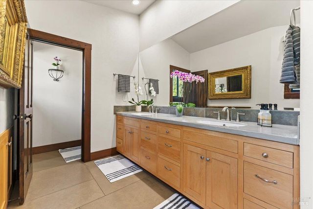 22355 Chianti Rd, Geyserville, CA 95441