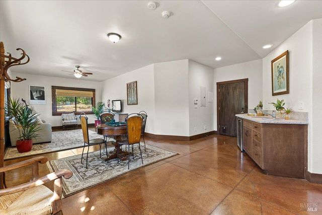 22355 Chianti Rd, Geyserville, CA 95441