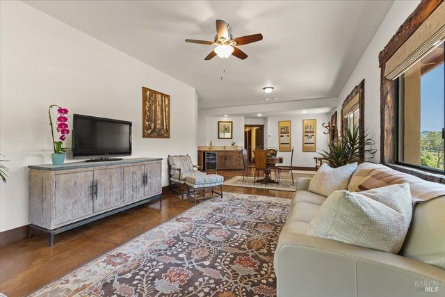 22355 Chianti Rd, Geyserville, CA 95441