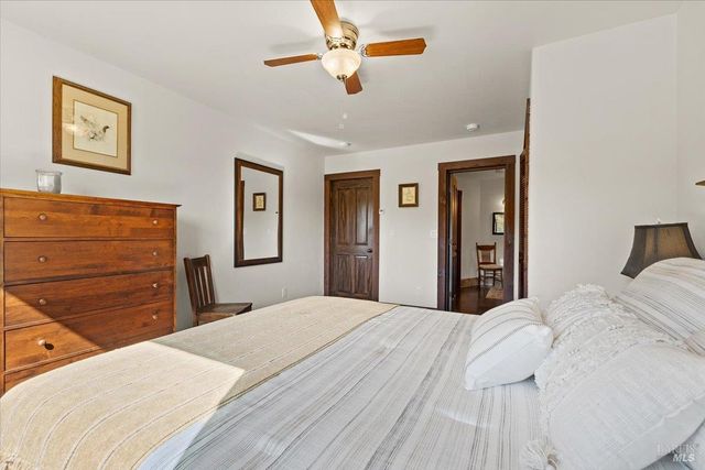 22355 Chianti Rd, Geyserville, CA 95441