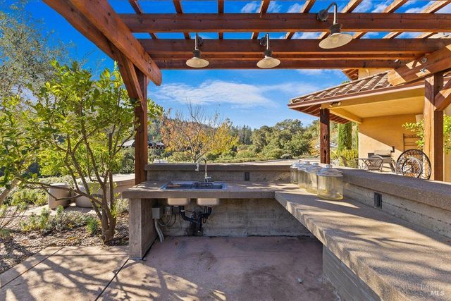 22355 Chianti Rd, Geyserville, CA 95441