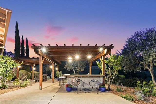 22355 Chianti Rd, Geyserville, CA 95441
