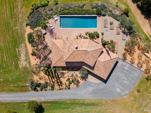 22355 Chianti Rd, Geyserville, CA 95441