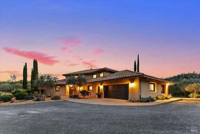22355 Chianti Rd, Geyserville, CA 95441