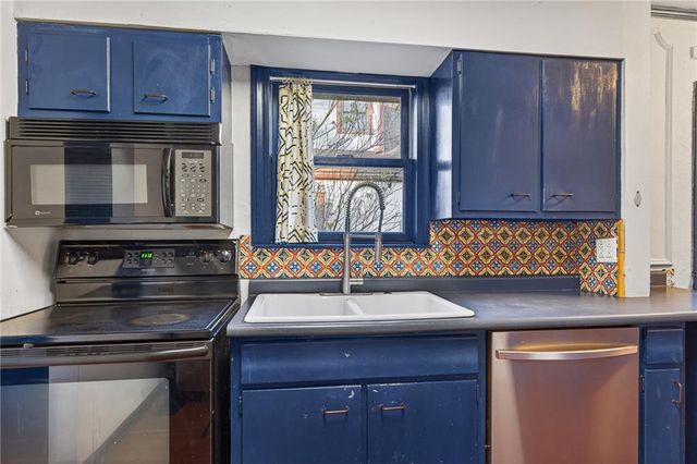 7404 Walnut Street, Kansas City, MO 64114