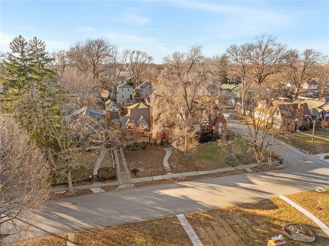 7404 Walnut Street, Kansas City, MO 64114