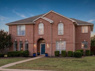809 Lakedale Court, Mesquite, TX 75181