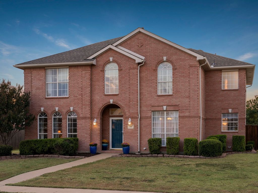 809 Lakedale Court, Mesquite, TX 75181