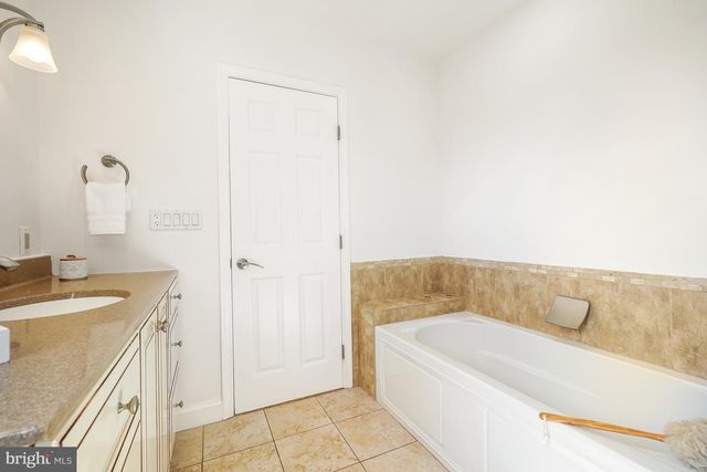 6036 ARMSTRONG CT, Alexandria, VA 22315