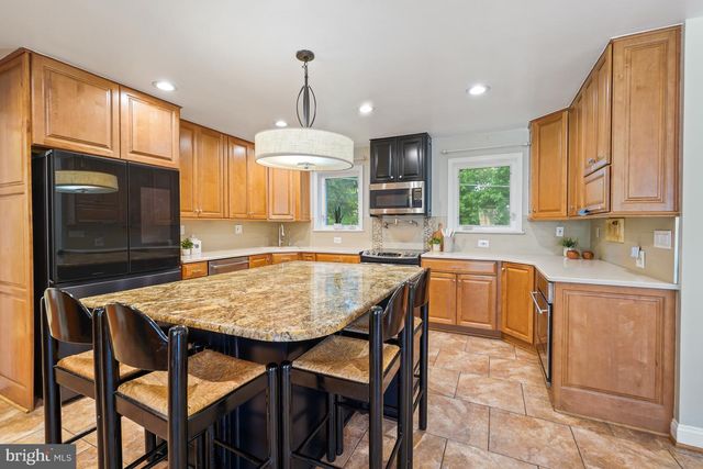 6036 ARMSTRONG CT, Alexandria, VA 22315