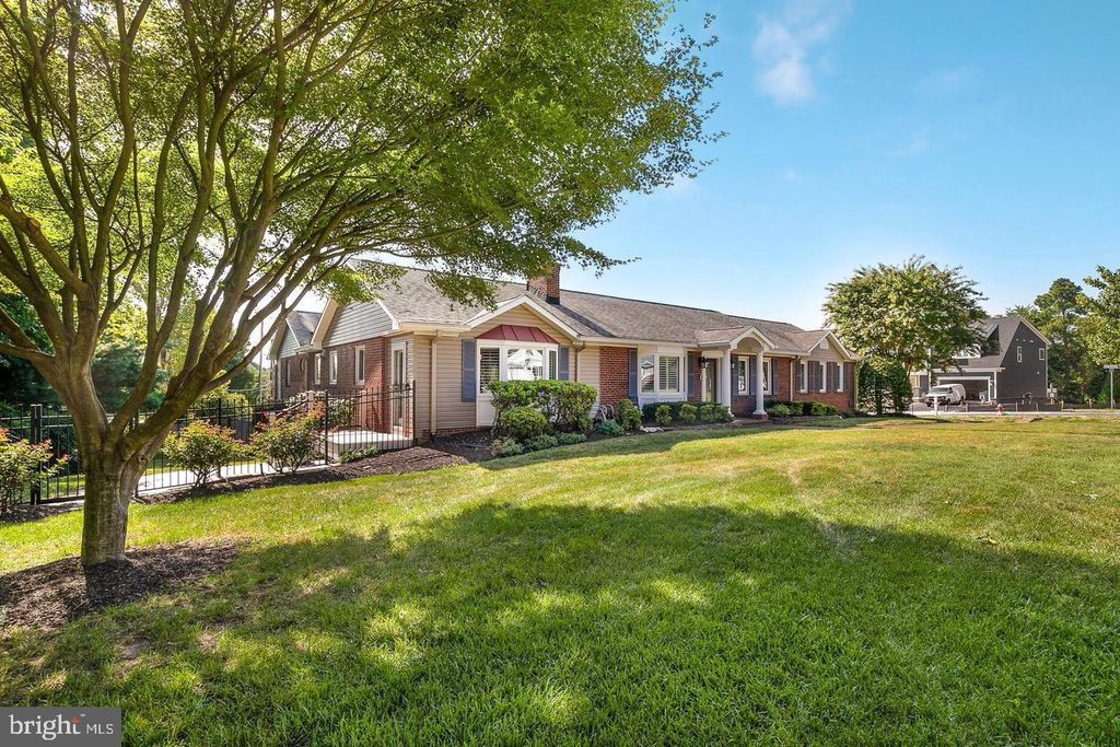 6036 ARMSTRONG CT, Alexandria, VA 22315